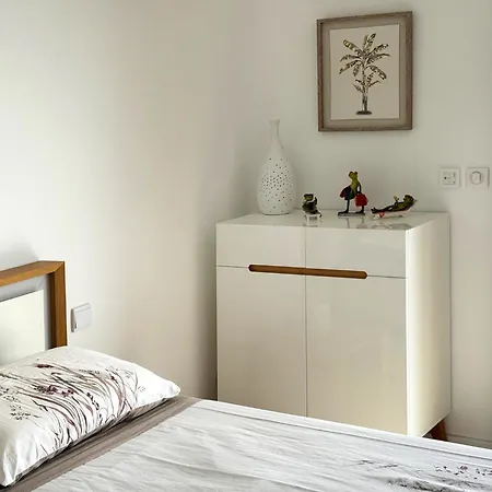 Lejlighed Vue Exceptionnelle Avec Confort Moderne, Climatisation Et Parking *