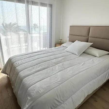 Vue Exceptionnelle Avec Confort Moderne, Climatisation Et Parking Lejlighed