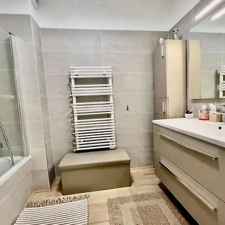 Апартаменти Vue Exceptionnelle Avec Confort Moderne, Climatisation Et Parking *
