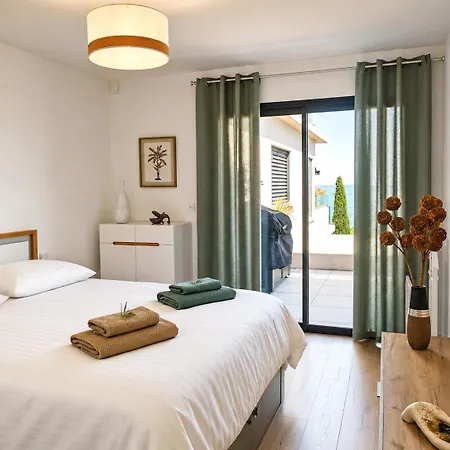 Vue Exceptionnelle Avec Confort Moderne, Climatisation Et Parking Апартаменти