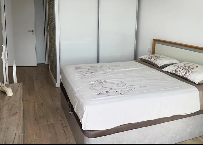 Vue Exceptionnelle Avec Confort Moderne, Climatisation Et Parking Sainte-Maxime