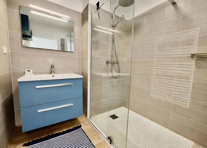 Vue Exceptionnelle Avec Confort Moderne, Climatisation Et Parking Apartamento